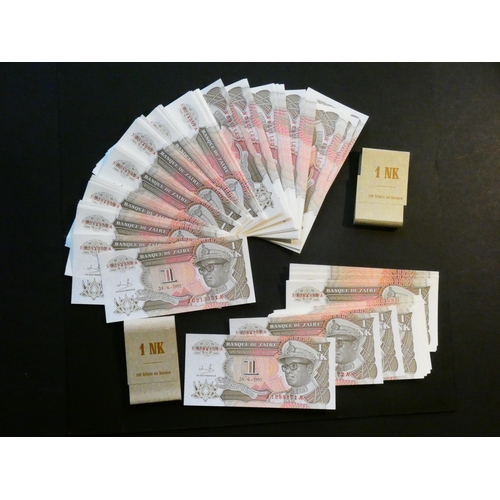 54 - ZAÏRE.  1 Nouveau Likuta, 24.6.1993, P-47a, bundle of 68 consecutively numbered notes,  and another ... 