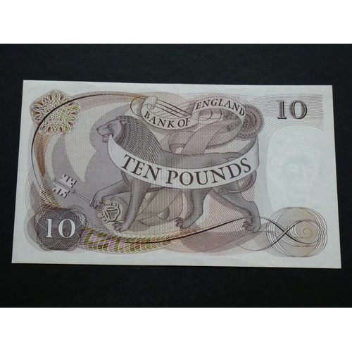 79 - GREAT BRITAIN, BANK OF ENGLAND.  10 Pounds.  Sign. PAGE, B326 (BE155c), serial number B34 943269, NE... 