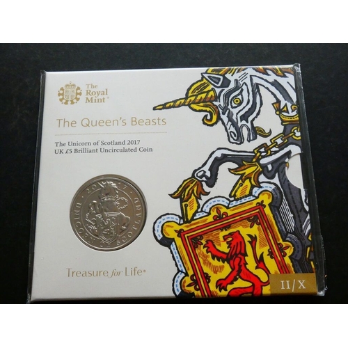 33 - UNITED KINGDOM. Elizabeth II (1952-2022). Copper-nickel £5, 2017, The Queen's Beasts - The Unicorn o... 