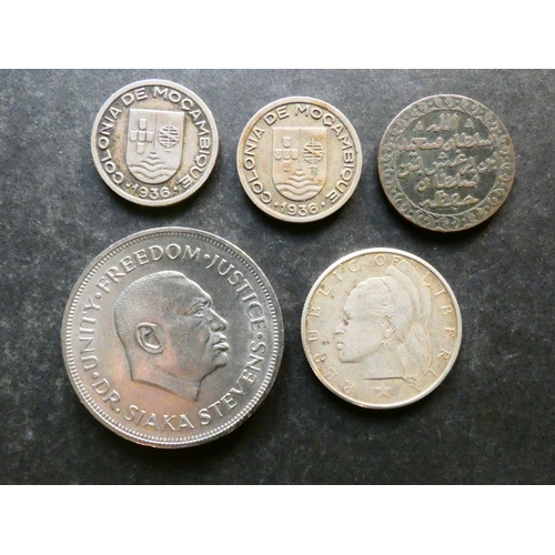 73 - COLLECTION, AFRICA.  Liberia, silver 50 Cent, 1960, together with Mozambique, 50 Centavos, 1936 x2, ... 