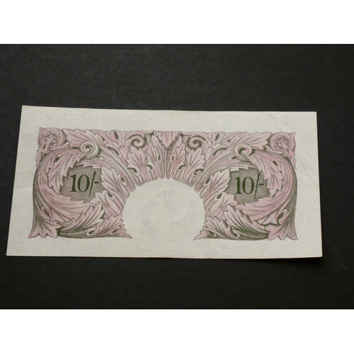 18 - GREAT BRITAIN, BANK OF ENGLAND.  10 Shillings.  Sign. PEPPIATT, B251 (BE24c), serial number C34D 355... 