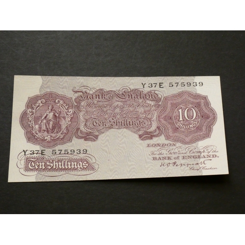 19 - GREAT BRITAIN, BANK OF ENGLAND.  10 Shillings.  Sign. PEPPIATT, B251 (BE24e), serial number Y37E 575... 