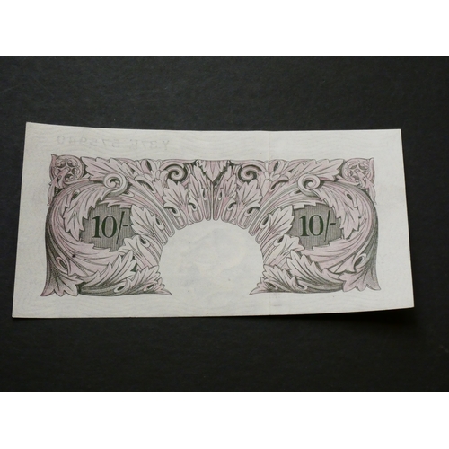 19 - GREAT BRITAIN, BANK OF ENGLAND.  10 Shillings.  Sign. PEPPIATT, B251 (BE24e), serial number Y37E 575... 