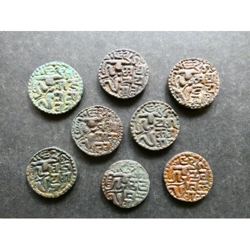 132 - MEDIAEVAL CEYLON.  Kandy, small collection of bronze Kahavanu, including issues of Queen Lilavati (r... 