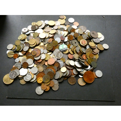 145 - COLLECTION - World.  2½kg of modern world coins & tokens, 19th to 21st century base metal minors.