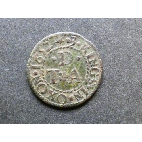 368 - TRADESMEN’S TOKENS, 17TH CENTURY.  Oxfordshire, Oxford, Farthing, obverse; THOMAS DENNIS AT THE, thr... 