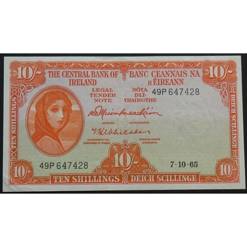 52 - IRELAND.   Central Bank of Ireland. 10 Shillings, 7th October 1965, sign. M.O. Muimhneachain & T.K. ... 