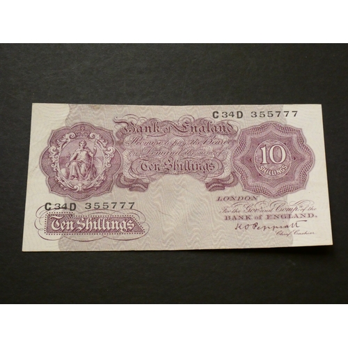 49 - GREAT BRITAIN, BANK OF ENGLAND.  10 Shillings.  Sign. PEPPIATT, B251 (BE24c), serial number C34D 355... 