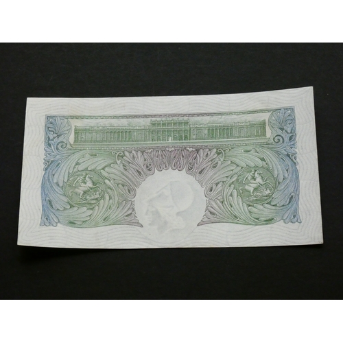 53 - GREAT BRITAIN, BANK OF ENGLAND.  1 Pound.  Sign, CATTERNS, B225 (BE43b), serial number M44 471286, N... 