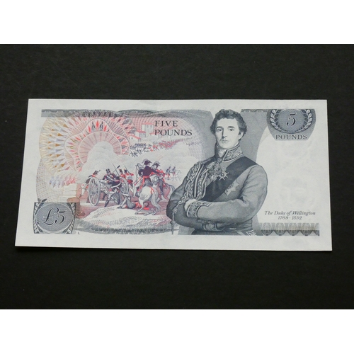 66 - GREAT BRITAIN, BANK OF ENGLAND.  5 Pounds.  Sign. PAGE, B334 (BE110d), serial number 29Z 078026, las... 