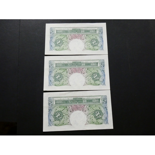 58 - GREAT BRITAIN, BANK OF ENGLAND.  1 Pound.  Sign. O'BRIEN, B273 (BE56f), consecutive serial numbers R... 