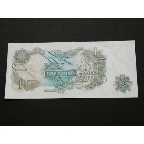 49 - GREAT BRITAIN, BANK OF ENGLAND.  1 Pound.  Sign. FFORDE, replacement issue, B304 (BE75b), serial num... 