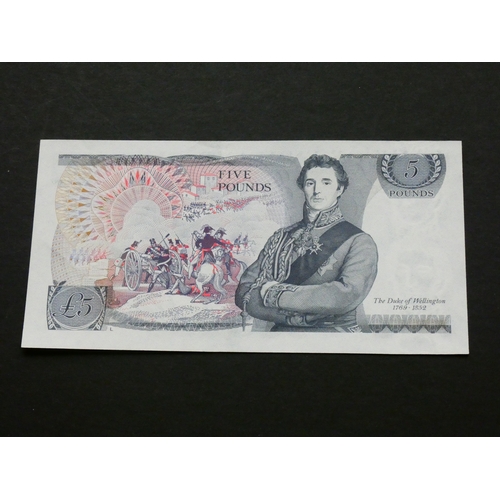 59 - GREAT BRITAIN, BANK OF ENGLAND.  5 Pounds.  Sign. PAGE, B334 (BE110d), serial number 29Z 078026, las... 