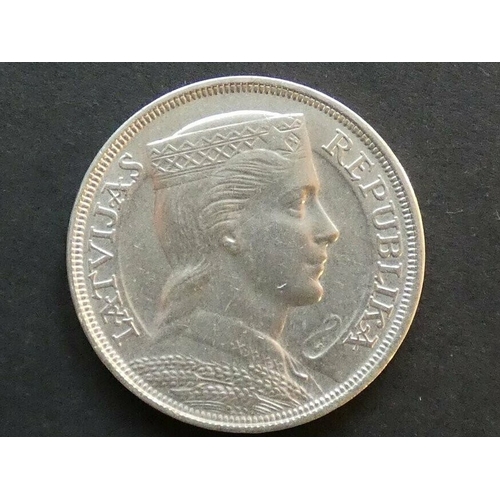 221 - LATVIA. First Republic (1919-1939), silver 5 Lati, 1932, KM9, NEF.