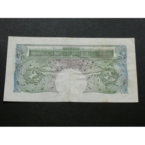 42 - GREAT BRITAIN, BANK OF ENGLAND.  1 Pound.  Sign. CATTERNS, B225 (BE43b), serial number K99 741912, N... 