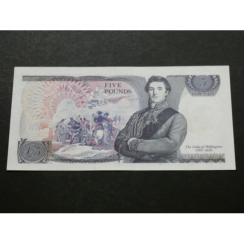 60 - GREAT BRITAIN, BANK OF ENGLAND.  5 Pounds.  Sign. SOMERSET, B343 (BE113c), serial number HX58 031973... 