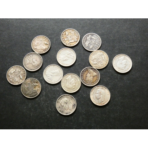 117 - AUSTRALIA.  Collection of silver 6 Pence, including 1910, 1911, 1914, 1919M, 1921, 1925, 1926, 1927,... 