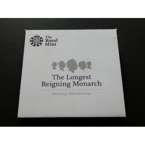 60 - COIN. United Kingdom, Elizabeth II (1952-2022), 5 Pounds, 2015, The Longest Reigning Monarch, S-L43,... 
