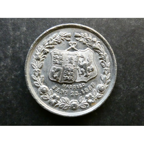 168 - MEDALLION.  Great Britain, 1858, Marriage of Princess Royal and Frederick Wilhelm of Prussia, obvers... 