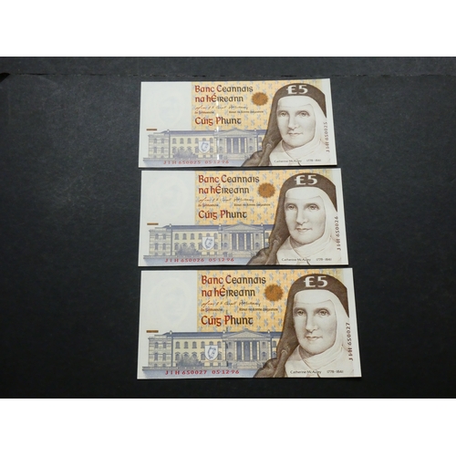 17 - BANKNOTES. Ireland, 5 Pounds, 05.12.[19]96, sign. O'Connaill & Mullarkey, E154 (P-75b), three consec... 