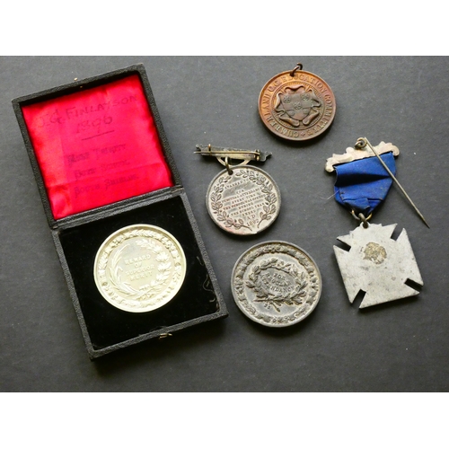 190 - MEDALS & MILITARIA.  United Kingdom, small group of School or Sunday school attendance and good cond... 