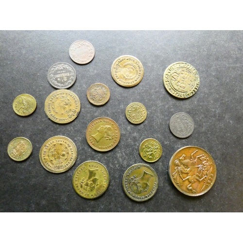 162 - TOKENS. Toy and Model money, various, including EDWARDUS VII D G BRITT OMN REX, bust right / FARTHIN... 