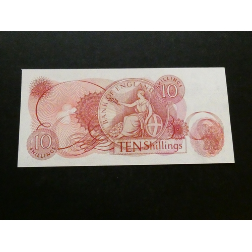 4 - BANKNOTE.  United Kingdom, Bank of England, 10 Shillings, ND(1967-1969), series C portrait, sign. J.... 