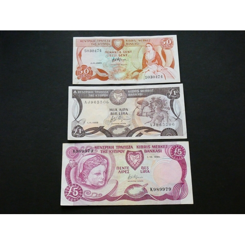 30 - BANKNOTES.  Cyprus, 50 Cents, 1.11.1989, P-52, together with 1 Pound, 1.11.1989, P-53b, and 5 Pounds... 