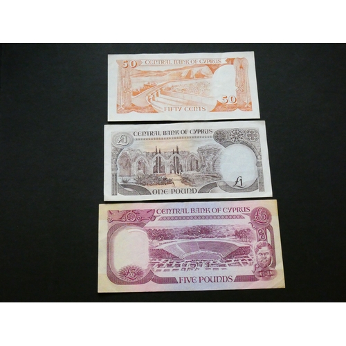 30 - BANKNOTES.  Cyprus, 50 Cents, 1.11.1989, P-52, together with 1 Pound, 1.11.1989, P-53b, and 5 Pounds... 