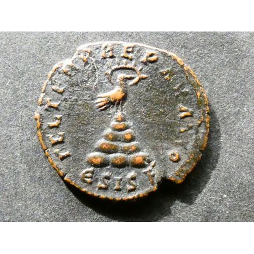 COIN. Roman Empire, Constans I (337-350 CE), AE ¼ Maiorina, 2.36g ...