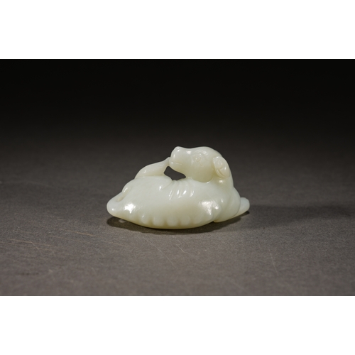 1 - A white jade paperweight 'mythical beast' 6.2cm long, 3.3cm high