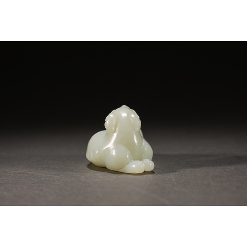 1 - A white jade paperweight 'mythical beast' 6.2cm long, 3.3cm high