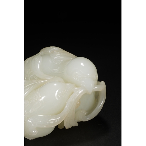 107 - A white jade quail group carving, Qing Dynasty 10.5cm wide, 6cm high