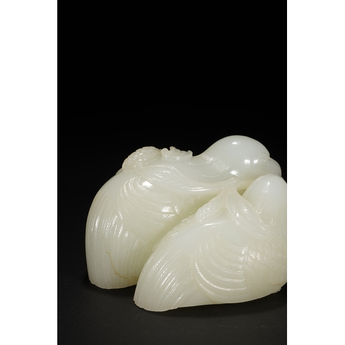 107 - A white jade quail group carving, Qing Dynasty 10.5cm wide, 6cm high