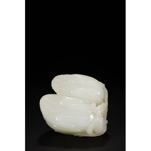 107 - A white jade quail group carving, Qing Dynasty 10.5cm wide, 6cm high