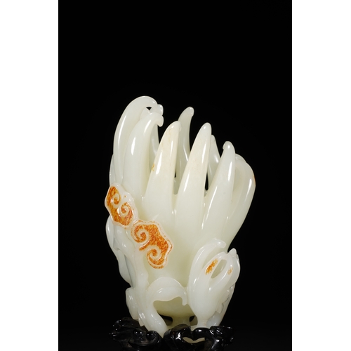 108 - A white jade carving Buddha's hand citron, Qing Dynasty 7.5cm long,16cm high (with stand), 12.5cm hi... 