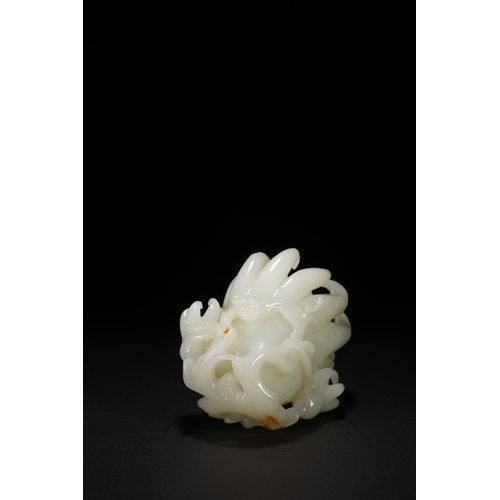 108 - A white jade carving Buddha's hand citron, Qing Dynasty 7.5cm long,16cm high (with stand), 12.5cm hi... 