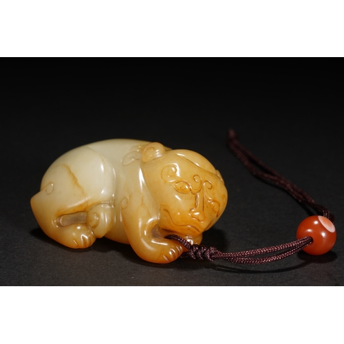 23 - A jade carving 'mythical beast' 6.6cm long