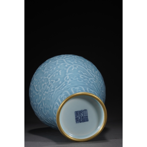 74 - A clair-de-lune glazed incised 'lotus' vase, meiping 22cm high, 15cm wide