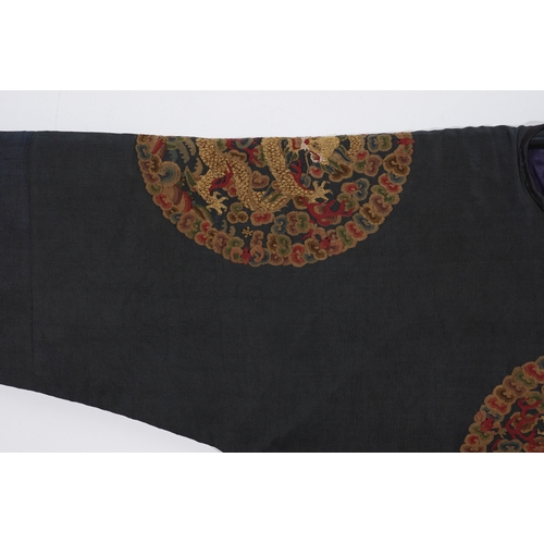 77 - An embroidered 'dragon' robe, Qing Dynasty 200cm x 140cm