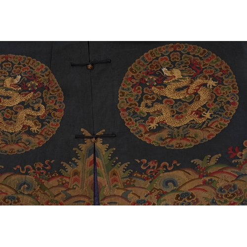 77 - An embroidered 'dragon' robe, Qing Dynasty 200cm x 140cm