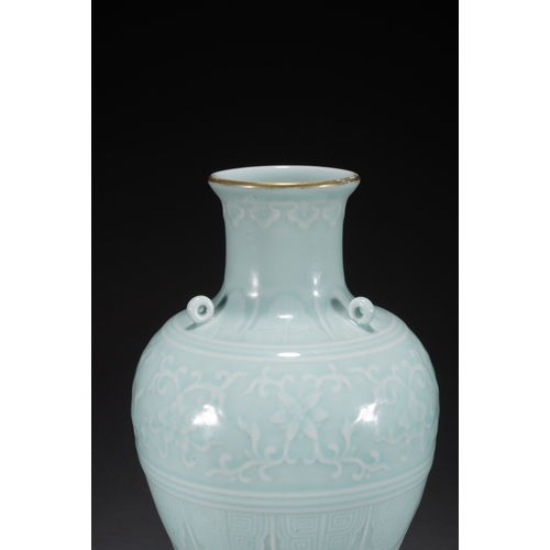 89 - A celadon glazed vase, Qing Dynasty 26.5cm high, 14cm wide