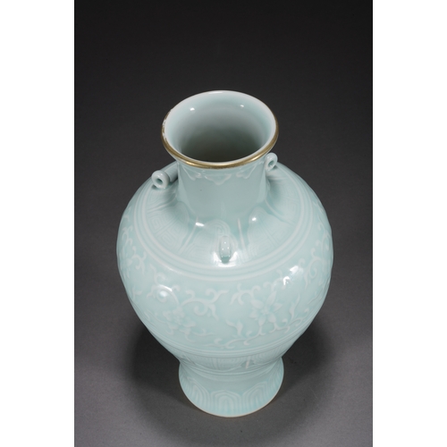 89 - A celadon glazed vase, Qing Dynasty 26.5cm high, 14cm wide