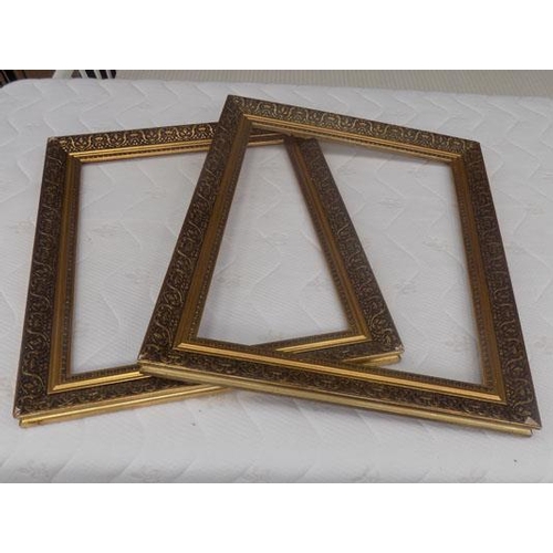 177 - 2 decorative picture frames