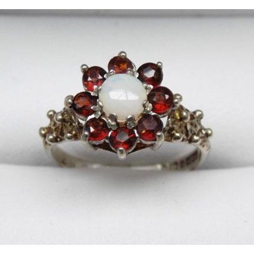 194 - 925 silver opal and garnet cluster ring - Size I 1/2