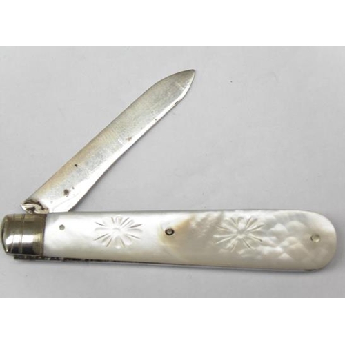 148 - Solid silver mother of pearl fruit knife - Sheffield 1906