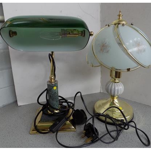 657 - 2 lamps (1 desk lamp)