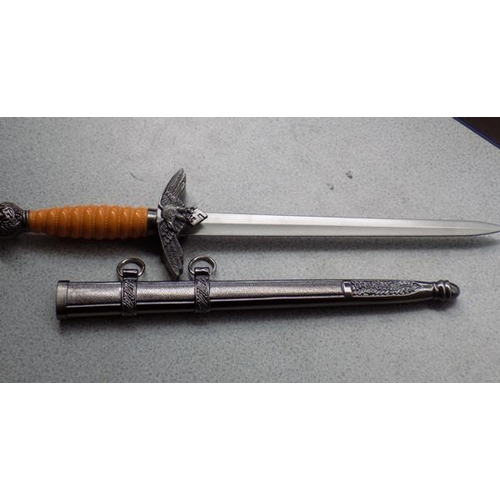 17 - Nazi repro dagger - in good condition