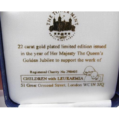 277 - Twenty one carat gold plated £5 coin + other items, incl. Crown & commemorative items