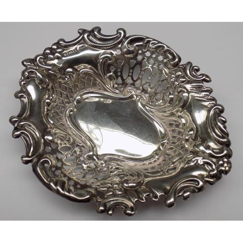 109 - Antique silver dish - Sheffield 1902, Walker & Hall